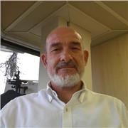 Profesional en empresa privada se ofrece a enseñar economia, marketing o contabilidad